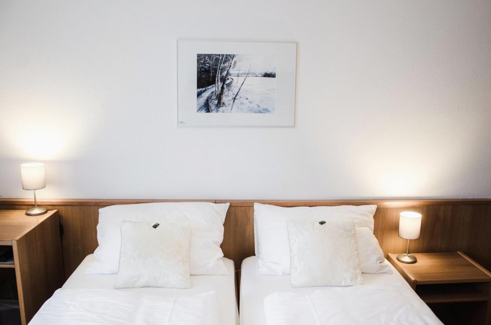 Hotel Blaue Traube ชอนเกา ภายนอก รูปภาพ