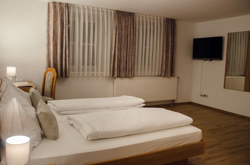 Hotel Blaue Traube ชอนเกา ภายนอก รูปภาพ