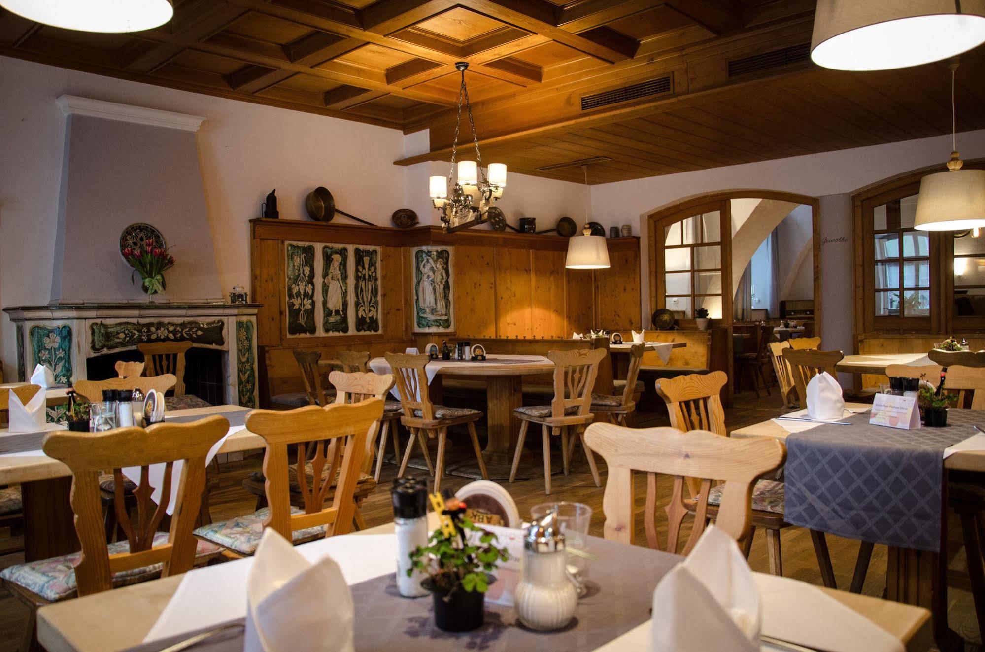 Hotel Blaue Traube ชอนเกา ภายนอก รูปภาพ