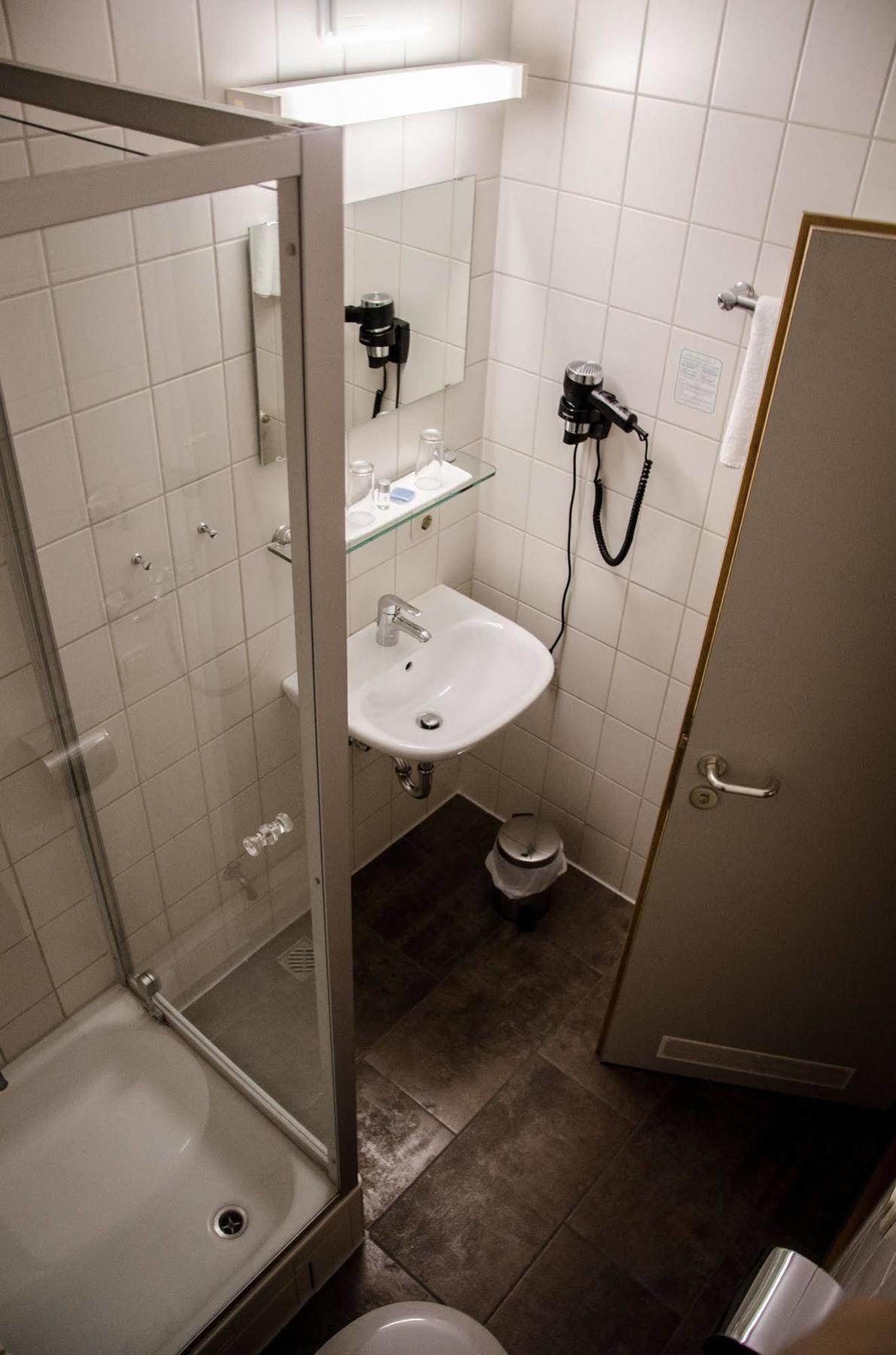 Hotel Blaue Traube ชอนเกา ภายนอก รูปภาพ